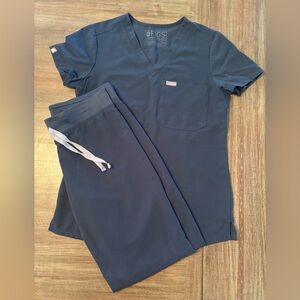 Figs Navy Scrubs Top XXS and bottoms XS
